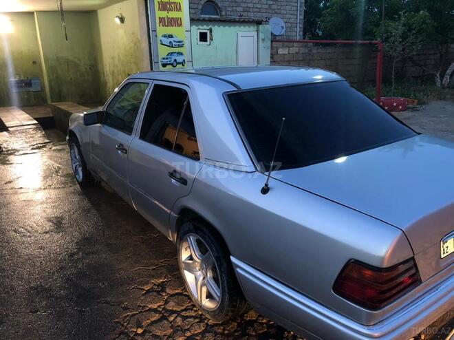 Mercedes E 260 1991, 345,000 km - 2.6 l - Bakı