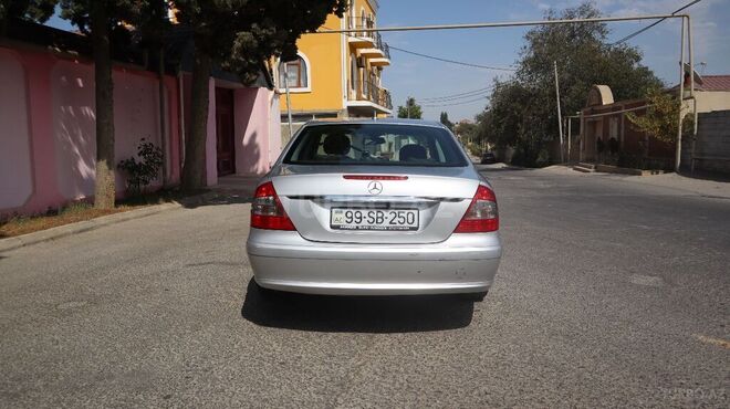 Mercedes E 220 2007, 232,000 km - 2.2 l - Bakı