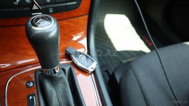 Mercedes E 220 2007, 232,000 km - 2.2 l - Bakı
