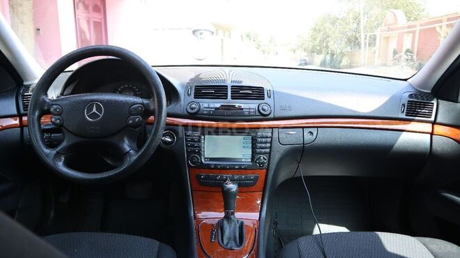 Mercedes E 220 2007, 232,000 km - 2.2 l - Bakı