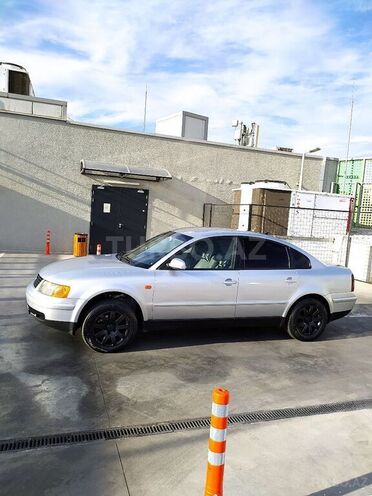 Volkswagen Passat 1999, 560,000 km - 1.9 л - Bakı