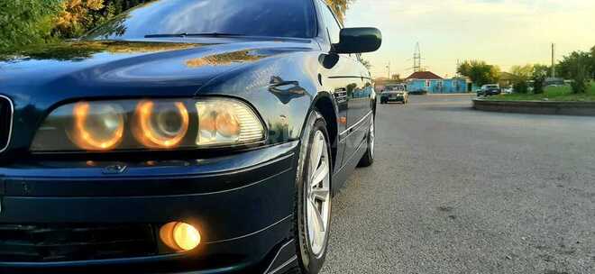 BMW 540 1998, 212,849 km - 4.4 l - Sumqayıt