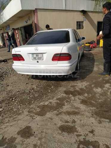 Mercedes E 240 2001, 298,000 km - 2.6 l - Ağcabədi