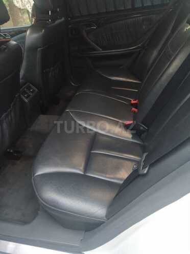 Mercedes E 240 2001, 298,000 km - 2.6 l - Ağcabədi