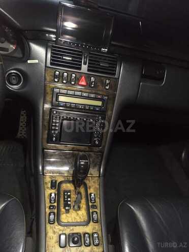 Mercedes E 240 2001, 298,000 km - 2.6 l - Ağcabədi