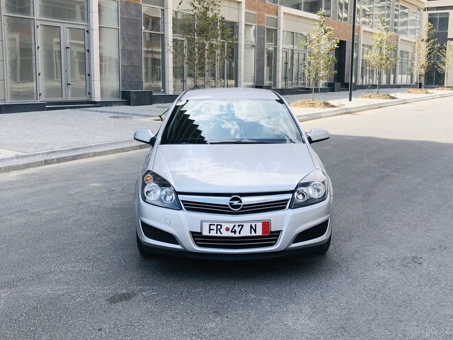 Opel Astra 2009, 182,453 km - 1.4 l - Bakı