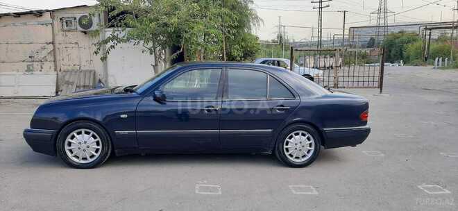Mercedes E 240 1997, 324,200 km - 2.4 л - Bakı