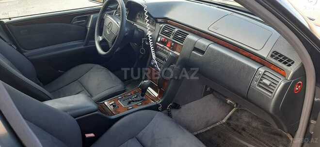 Mercedes E 240 1997, 324,200 km - 2.4 л - Bakı
