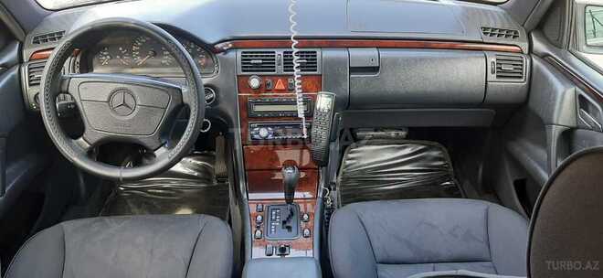 Mercedes E 240 1997, 324,200 km - 2.4 л - Bakı