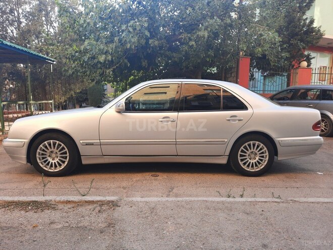 Mercedes E 220 2001, 278,312 km - 2.2 л - Bakı