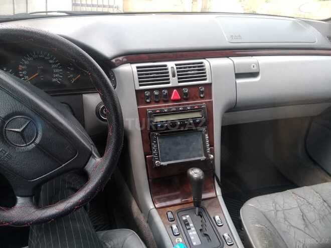 Mercedes E 320 1996, 265,000 km - 3.2 л - Sumqayıt