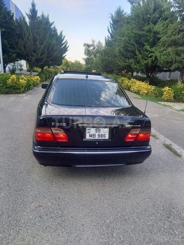 Mercedes E 320 2000, 124,555 km - 3.2 л - Sabirabad
