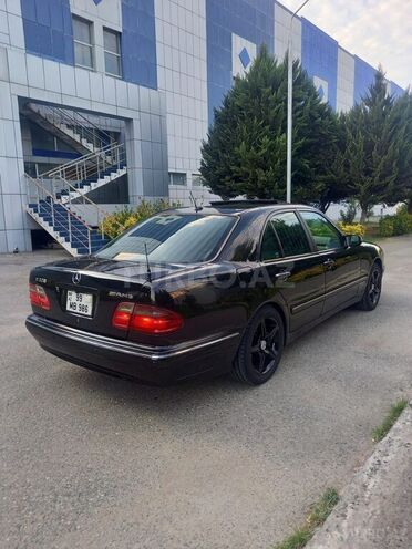 Mercedes E 320 2000, 124,555 km - 3.2 л - Sabirabad