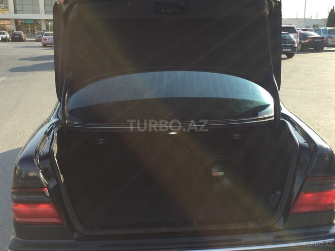 Mercedes E 240 1999, 283,000 km - 2.4 l - Sumqayıt