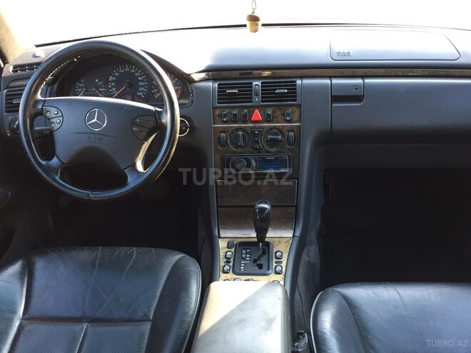 Mercedes E 240 1999, 283,000 km - 2.4 l - Sumqayıt