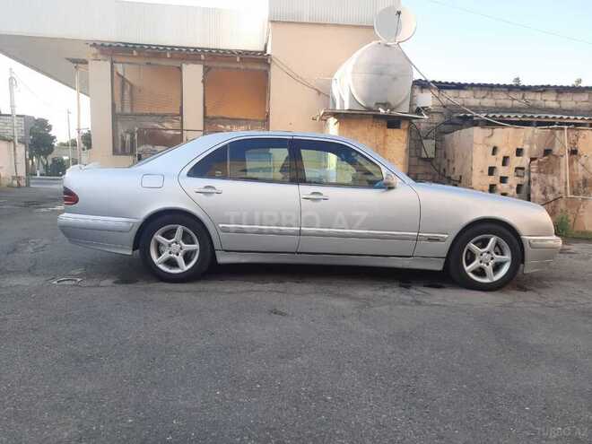 Mercedes E 220 2001, 498,000 km - 2.2 l - Bakı