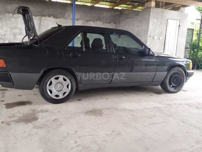 Mercedes 190 1990, 389,000 km - 2.0 l - Xudat