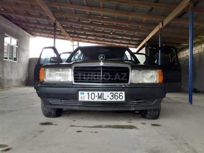 Mercedes 190 1990, 389,000 km - 2.0 l - Xudat