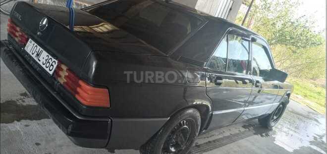 Mercedes 190 1990, 389,000 km - 2.0 l - Xudat