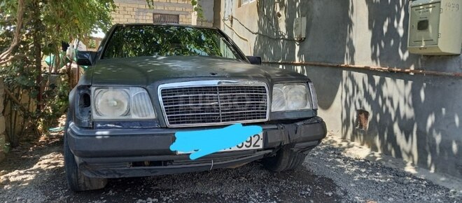 Mercedes E 250 1995, 320,000 km - 2.5 л - Bakı