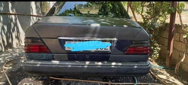 Mercedes E 250 1995, 320,000 km - 2.5 л - Bakı