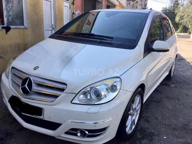 Mercedes B 180 2010, 97,610 km - 1.7 l - Bakı