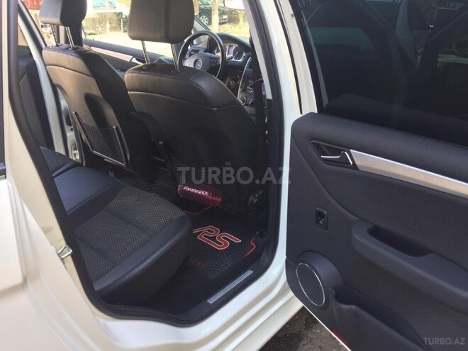 Mercedes B 180 2010, 97,610 km - 1.7 l - Bakı