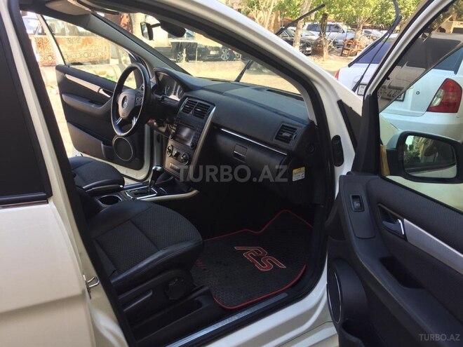 Mercedes B 180 2010, 97,610 km - 1.7 l - Bakı