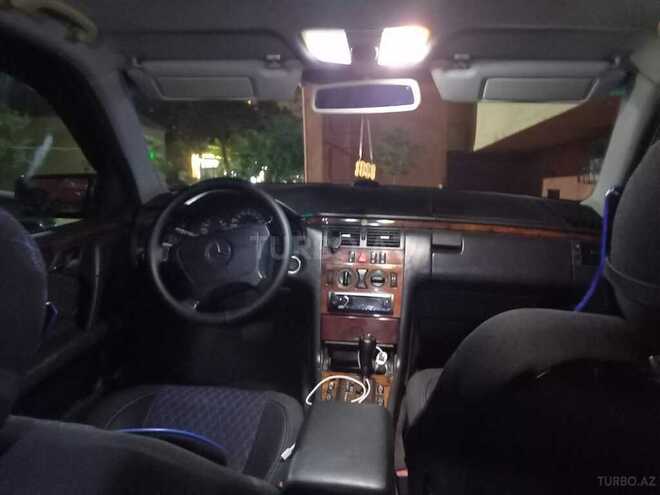 Mercedes E 240 1998, 223,700 km - 2.4 l - Bakı
