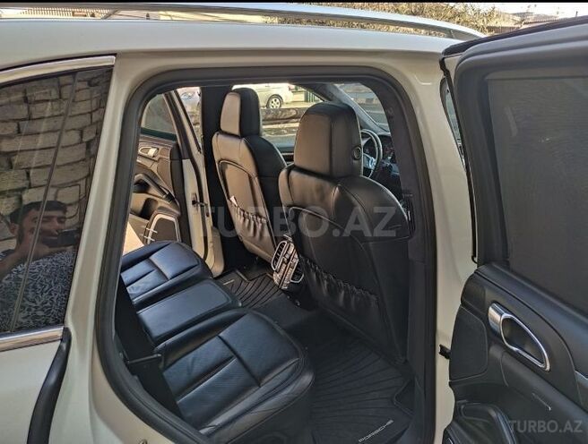 Porsche Cayenne Turbo 2010, 104,000 km - 4.8 l - Bakı