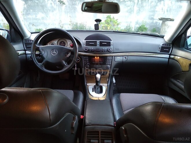 Mercedes E 270 2002, 380,000 km - 2.7 л - Astara