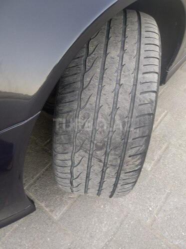 Mercedes E 270 2002, 380,000 km - 2.7 л - Astara