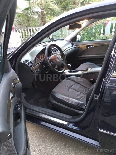 Mercedes E 270 2002, 380,000 km - 2.7 л - Astara