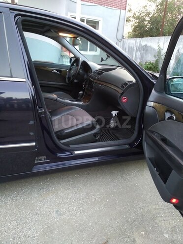 Mercedes E 270 2002, 380,000 km - 2.7 л - Astara