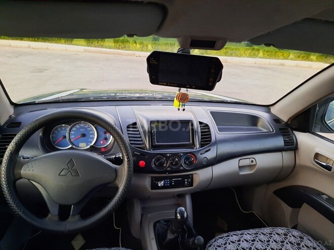 Mitsubishi L200 2008, 225,000 km - 2.5 l - Bakı