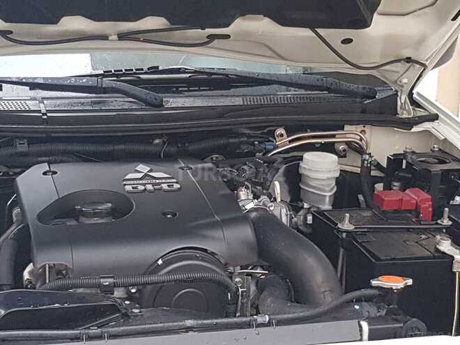 Mitsubishi L200 2013, 209,000 km - 2.5 l - Bakı