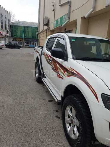 Mitsubishi L200 2013, 209,000 km - 2.5 l - Bakı