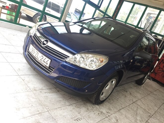 Opel Astra 2009, 129,000 km - 1.4 l - Bakı