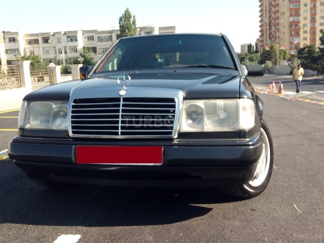 Mercedes E 220 1992, 294,000 km - 2.2 l - Bakı