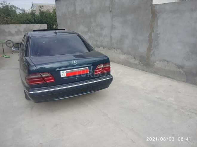 Mercedes E 220 2000, 358,988 km - 2.2 l - Beyləqan
