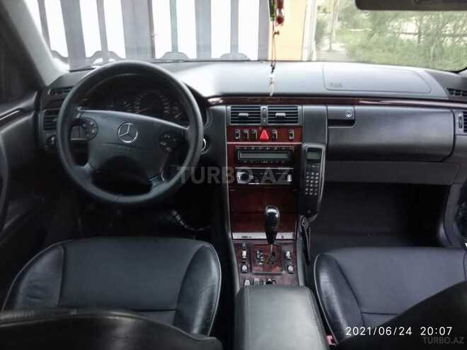 Mercedes E 220 2000, 358,988 km - 2.2 l - Beyləqan