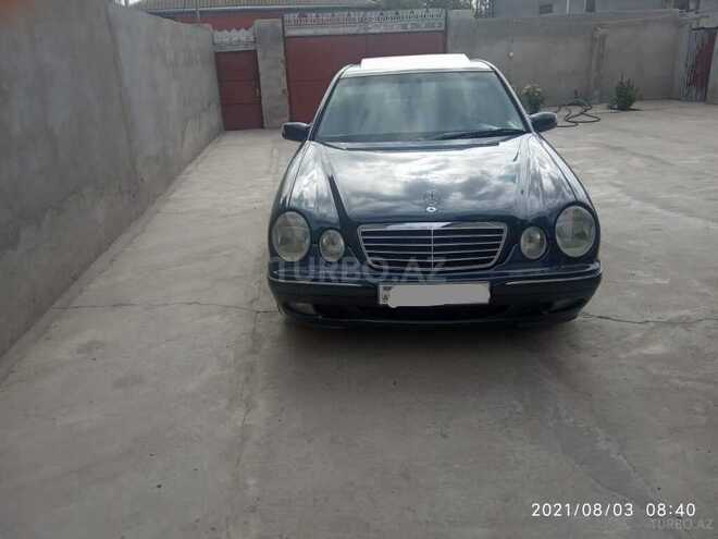Mercedes E 220 2000, 358,988 km - 2.2 l - Beyləqan