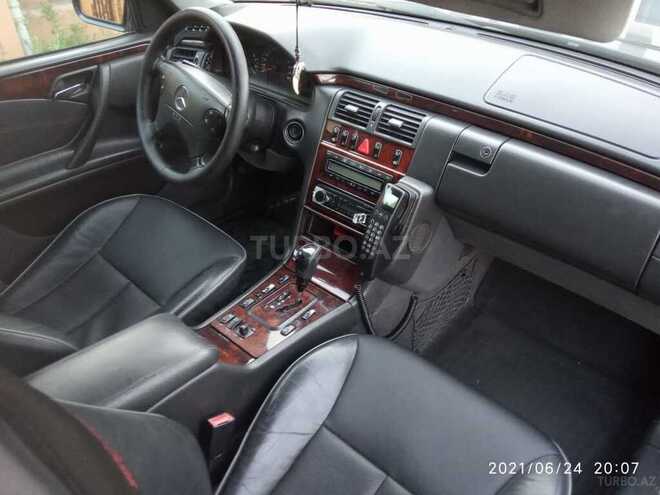 Mercedes E 220 2000, 358,988 km - 2.2 l - Beyləqan