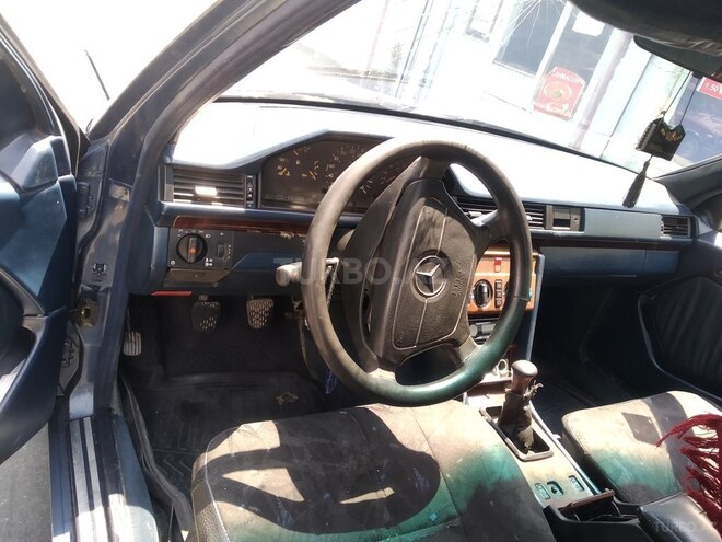 Mercedes E 300 1993, 320,000 km - 3.0 l - Bakı