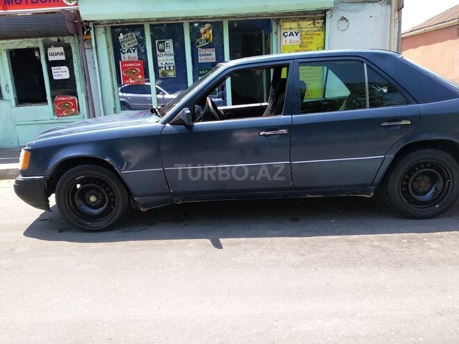 Mercedes E 300 1993, 320,000 km - 3.0 l - Bakı