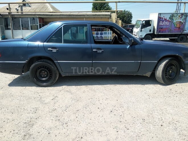Mercedes E 300 1993, 320,000 km - 3.0 l - Bakı