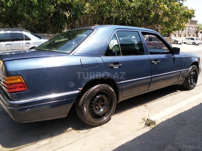 Mercedes E 300 1993, 320,000 km - 3.0 l - Bakı