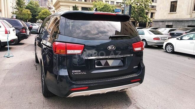 Kia Carnival 2017, 107,800 km - 2.2 l - Bakı