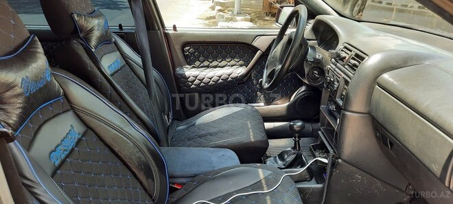 Opel Vectra 1995, 300,000 km - 1.8 l - Zaqatala