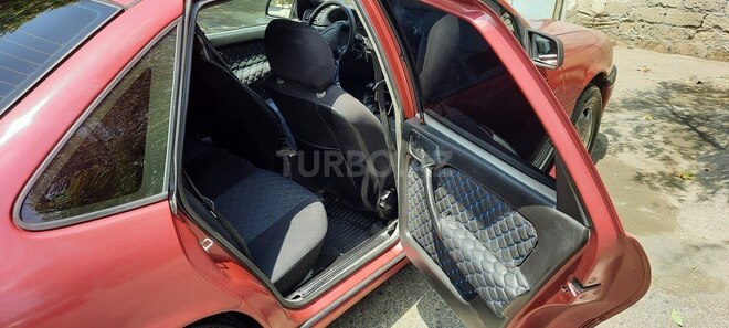 Opel Vectra 1995, 300,000 km - 1.8 l - Zaqatala